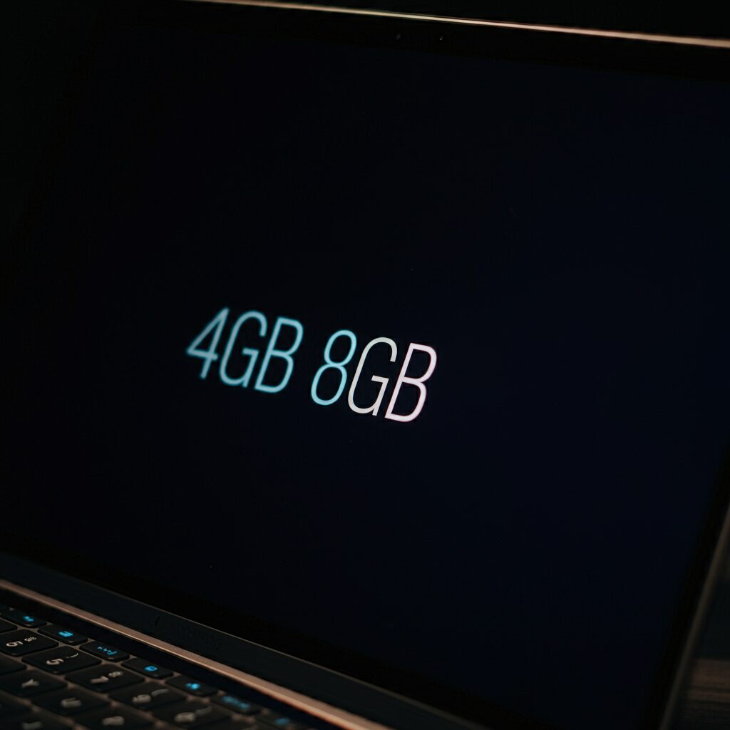 パソコン購入時の4GBと8GBのメモリの違い